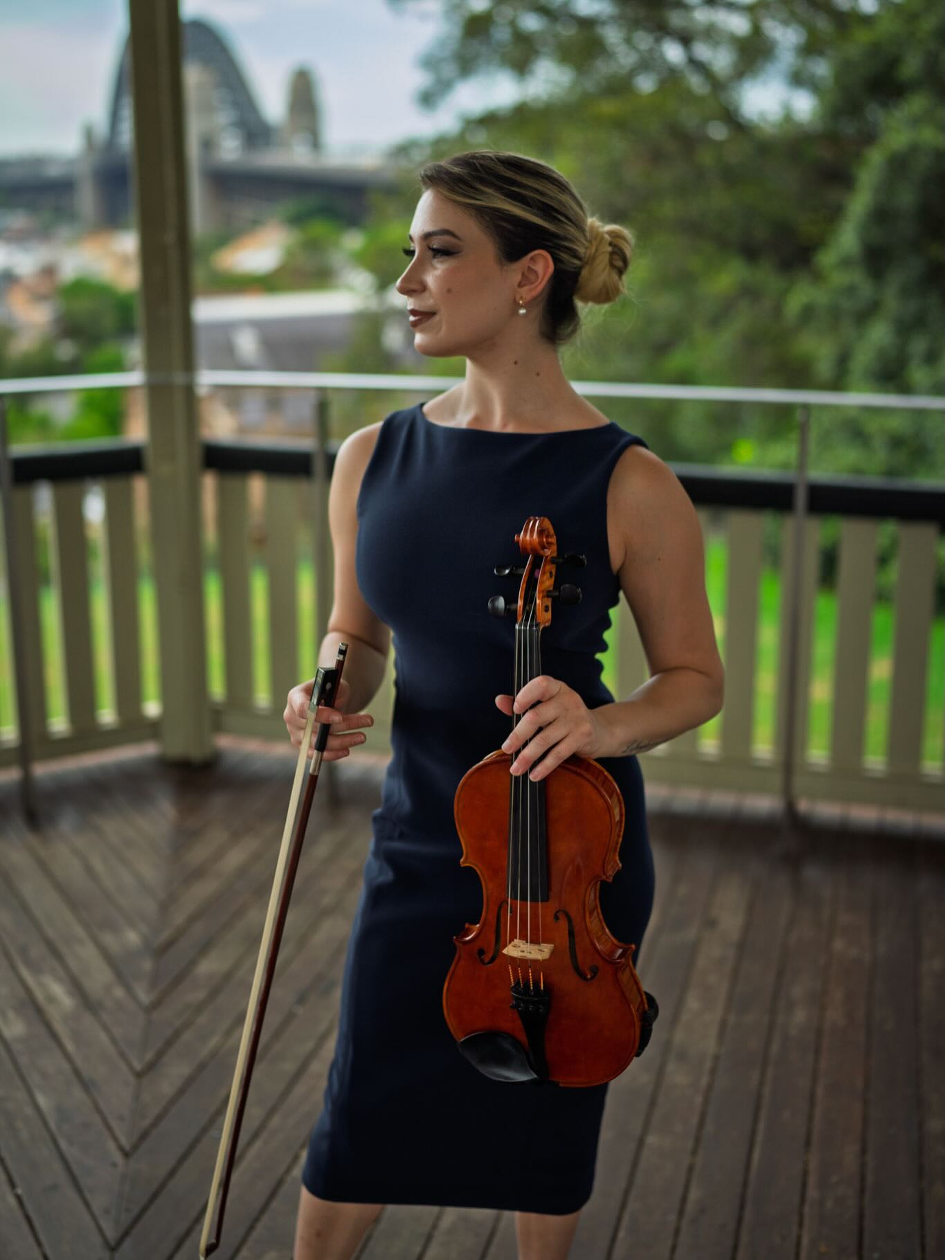 String player performing live